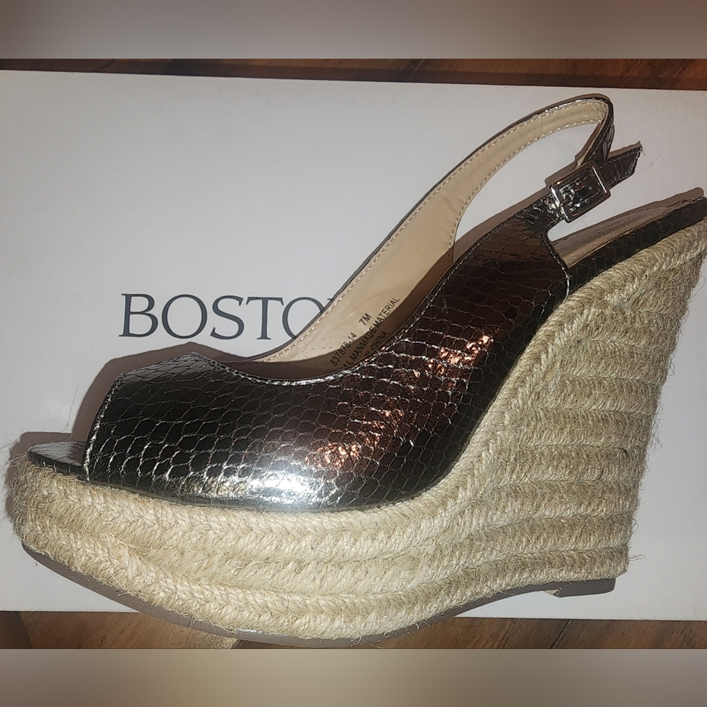 Boston Proper Day to Night Pump in Black Foil